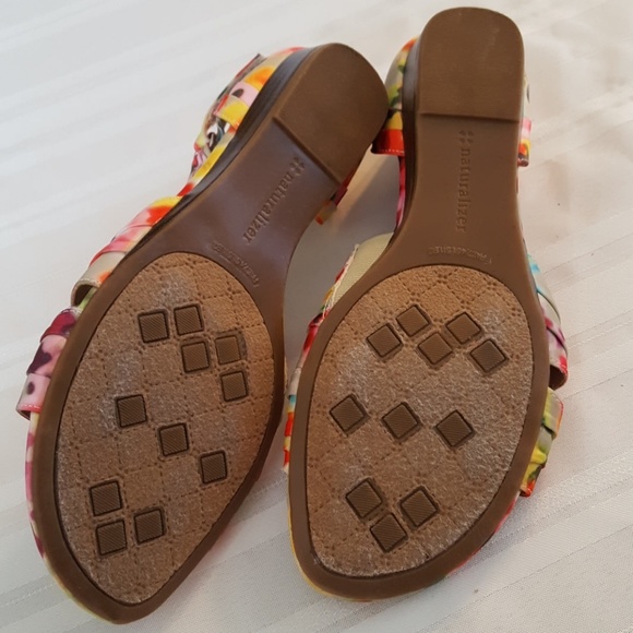 Naturalizer N5 Comfort Sandals - Picture 5 of 5